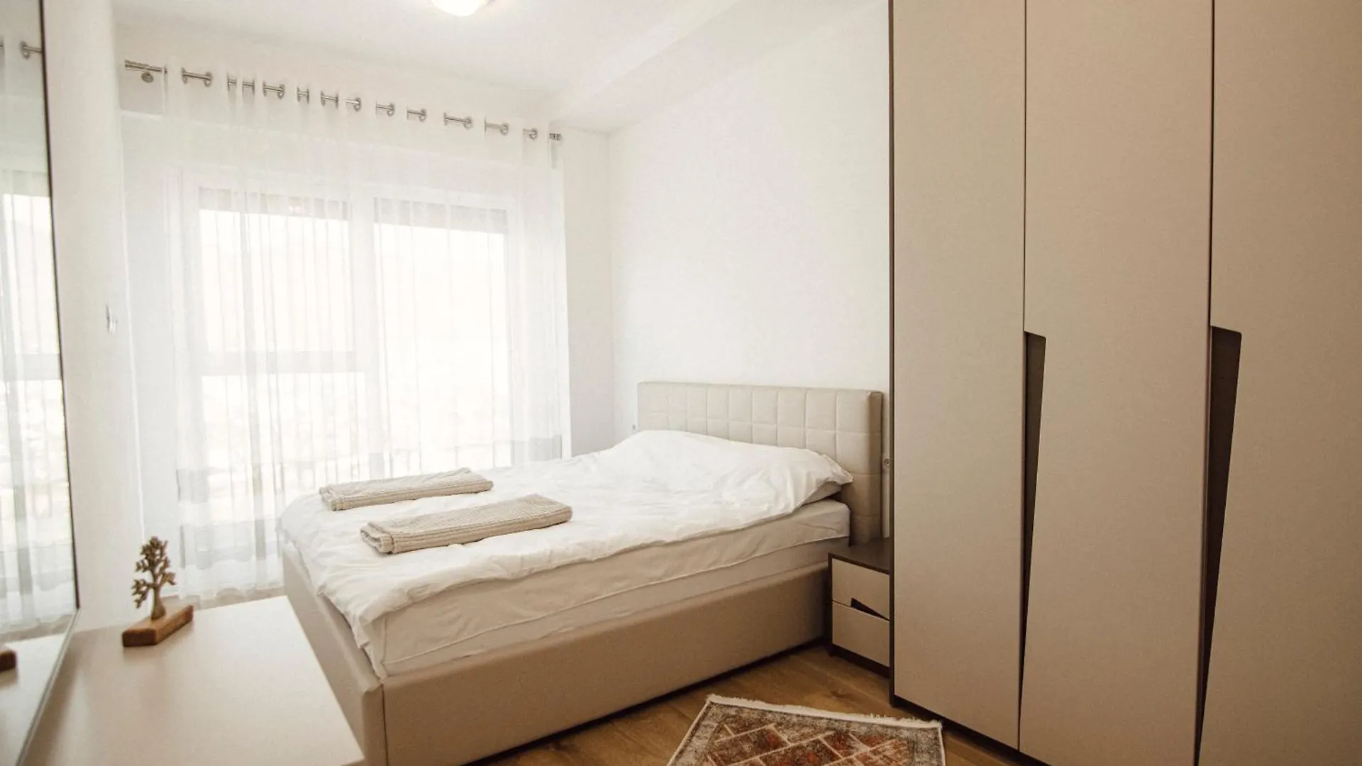 Helia Luxury Apartment New Boulevard Tirana 0*,
