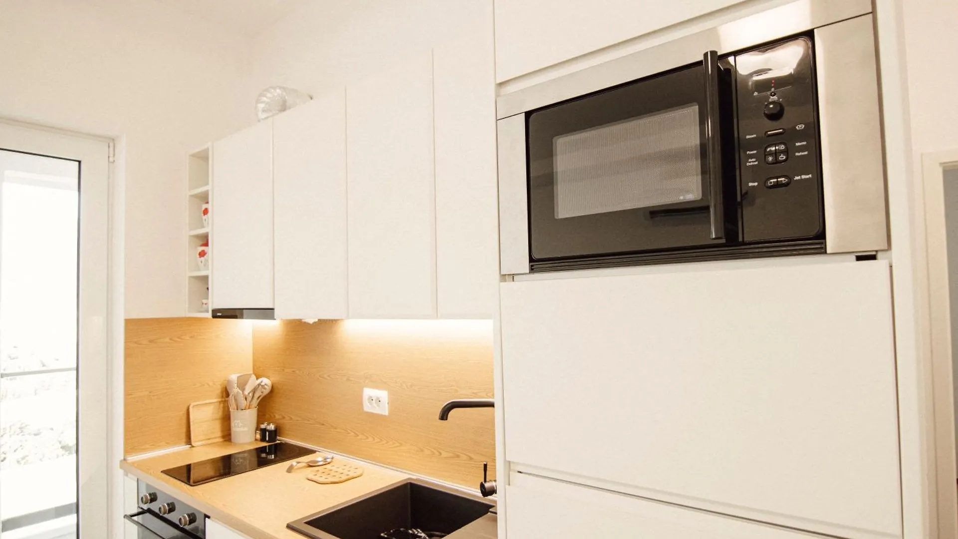 Helia Luxury Apartment New Boulevard Tirana 0*,